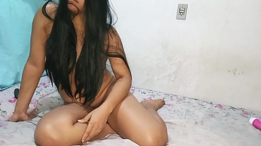 Amateur couple having real, natural sex.
