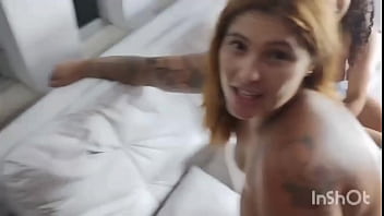 Tr&ecirc_s putinha safada com fogo no rabo