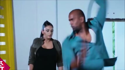 Indian Lady Cop BALLBUSTING Ragini Dwivedi kick in the balls at 1.53