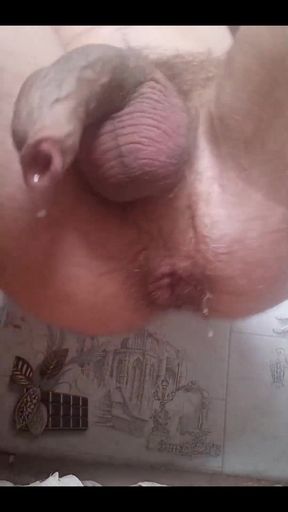 I Cum Hard From a Big Bottle in My Anus and Stick My Fist Into My Torn Ass