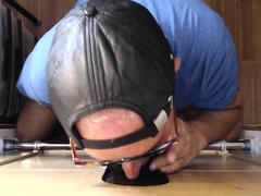 BBC loving gay deepthroating gloryhole