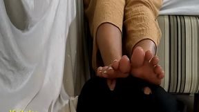 FOOTSLAVE TRAINING AND SMOTHERING NICOLE AND MALE SLAVE