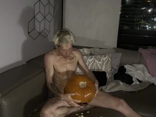 Jack O'Lantern Carve and Bang Aftermath Episode Voyage Behind The Scenes - Kyle Stroker