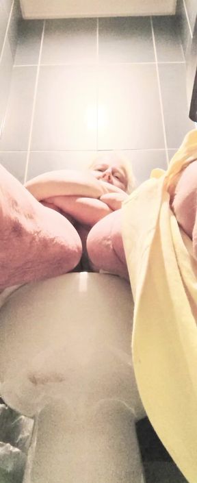 U Can Pick up Your Pussy Order in the Public Bathroom