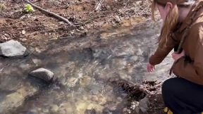 【個人撮影】登山者とすれ違う山で看護師に露出フェラチオしてもらった。