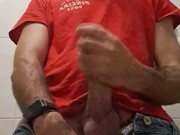 Paja en el baño y corrida explosiva