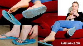 Severine teases with blue flip-flops on her feet - Video update 13211