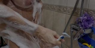 Shaving my pussy.