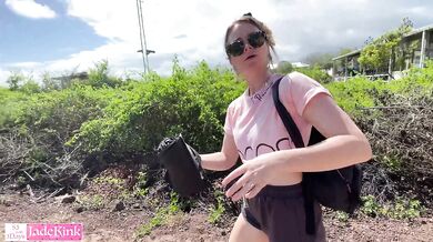 Amateur girlfriend flashes her beautiful tits on the public beach