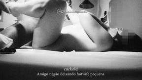 interracial corno filma esposa branquinha e negao amigo deixando ela pequeninha debaixo cuckold sessions