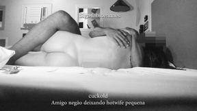 interracial corno filma esposa branquinha e negao amigo deixando ela pequeninha debaixo cuckold sessions