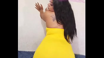 SOLO FETICHISTAS / YELLOW DRESS AND NO PANTIES