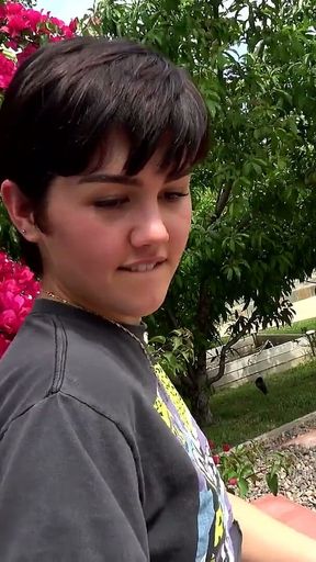 Daisy Taylor sucks a dick outdoors