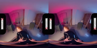 VRCosplay Black Widow Help's Hulk To Destress