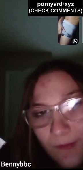 Amateur teen shows off her webcam homemade clips