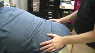 Stor pikk lubne kanadiske gutter nyter gjensidig munnsex, håndjobber og onani som fører til rå anal