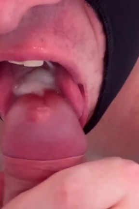 Straight Guy Shoots His Load on the Tongue Swallowed at the Gloryhole