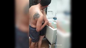 WOW!! Mi empleada se deja seducir y aprovecho para follarla