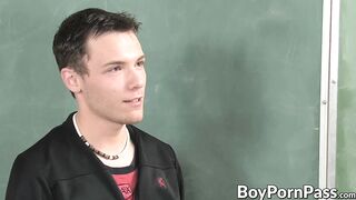 Hot tattooed teen Spencer London fucked hardcore missionary