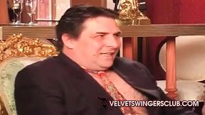 Velvet Swingers Club amateur matures orgy at home