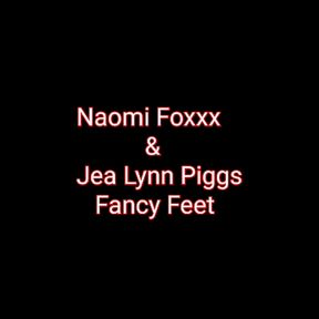 Jaelynnpiggs worships Naomi foxxx's feet