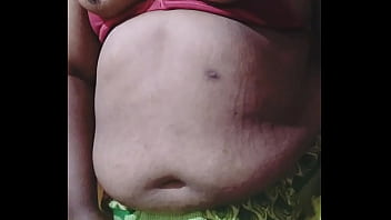Nilu hot saree Boob&#039_s