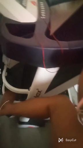 Gym Master Weorkout in Aunty