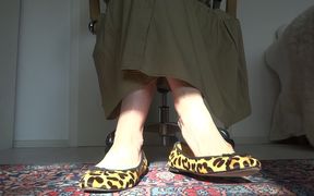 Leo ballerinas and sexy feet