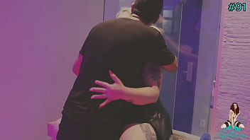 Athena n&atilde_o duvidou que eu ia conseguir ela ter squirting, e perdeu molhou bastante