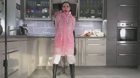 Miss Amira in 2 Lagen Schmuddelwedda über einem Regenanzug und Bondage Part 2