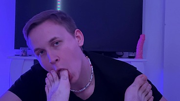 Hungry Foot Fetishist Eating my Smelly Feet & Lick them Clean [4K]