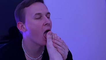 Hungry Foot Fetishist Eating my Smelly Feet & Lick them Clean [4K]