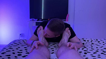 Hungry Foot Fetishist Eating my Smelly Feet & Lick them Clean [4K]