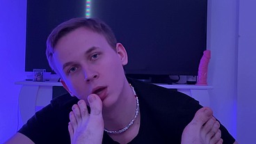 Hungry Foot Fetishist Eating my Smelly Feet & Lick them Clean [4K]
