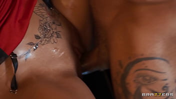 Yorgelis Carrillo Gives Leo Oil Lap Dance, Ass Twerking And Pussy Pounding In VIP Room - BRAZZERS