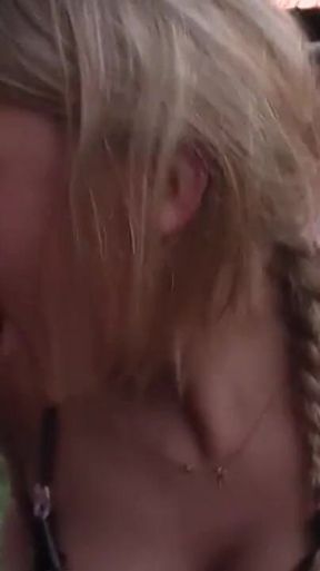 Outdoor face fuck