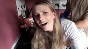 je me fais fourrer dans la cuisine