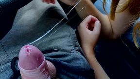 Guy fucks petite girl in car