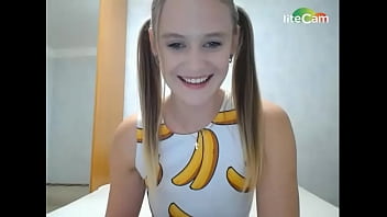 Hermosa blanca delgada share x more