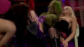 Lesbian threesome with Jennifer Dark and Gemma Massey with two beautiful tits use sex toys to enjoy