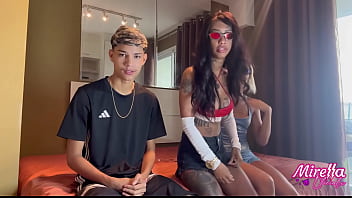 AMIGOS NOVINHOS FICAM SOZINHOS EM. CASA E PERDEM VIRGINDADE