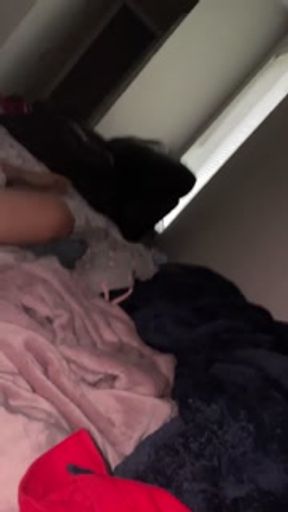 I stay alone with my girlfriend we fuck and I come on her pussy q rich