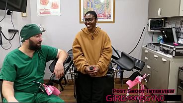 First-time gyno exam with Daisy Mynx