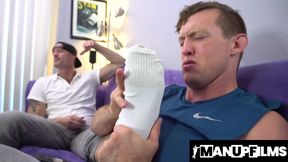 Inked Gay D Arclyte Gives Pierce Paris An Amazing Footjob