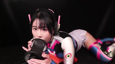 ASMR Hot Girl Eats Ear and Mouth Sounds Cosplay Big Tits