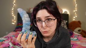 girl with glasses makes hairy pussy creamy with fantasy dildo