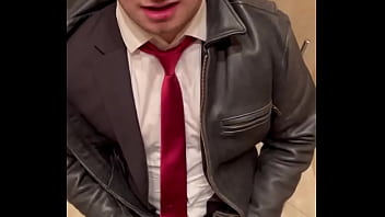 #kinkySirius #menAtplay #suit #officesuit #office #leather #meninleather #leathe...