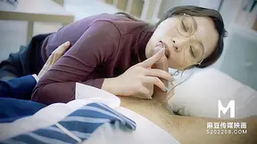 Seductive Jav Nurses Show Off Seductively During Night Duty