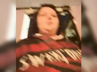 quick peep show from a big beautiful woman
