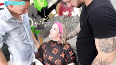 Argentina fucked in the hairdresser by employees- Eldesco FT DivinaMaruuu- Burningbluehot